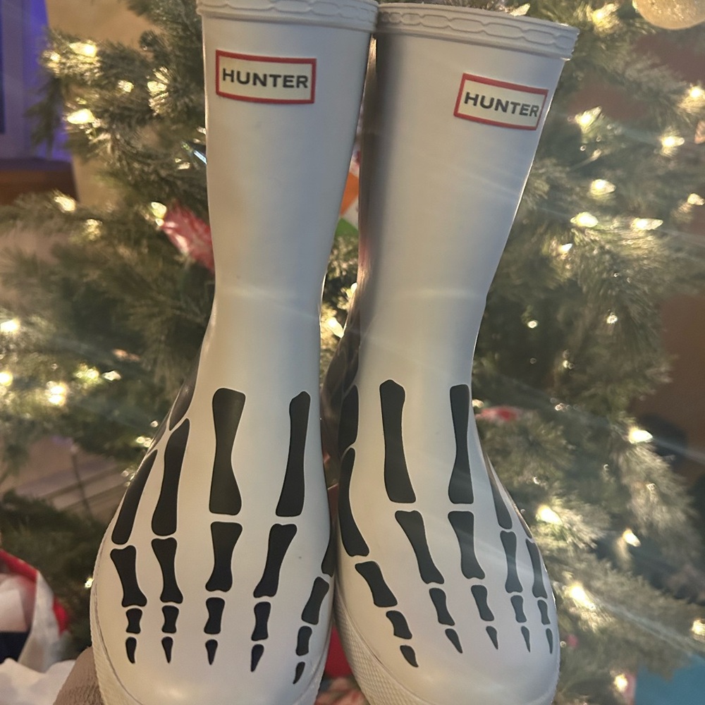 Hunter White Skeleton Boots